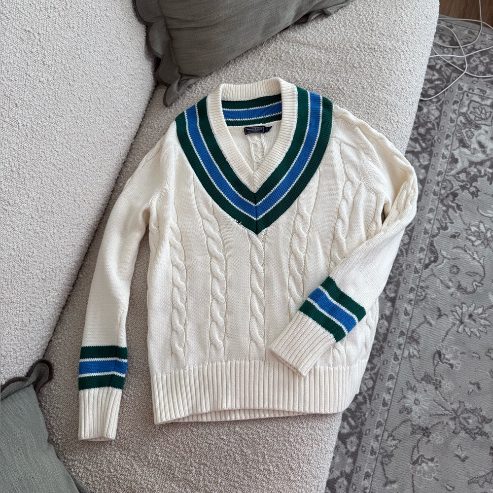 Vineyard Vines Varsity V Neck Cable Knit Sweater🤍